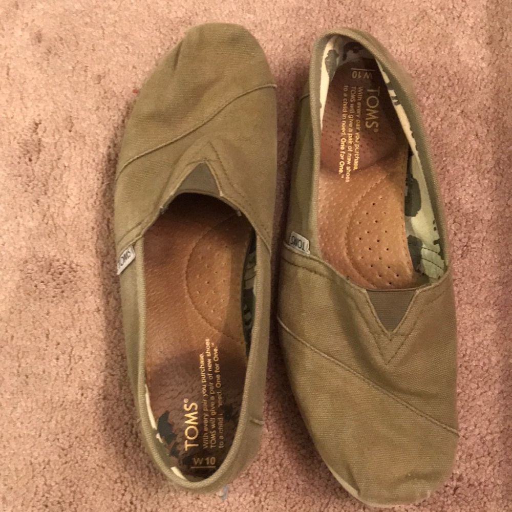 Toms Shoes